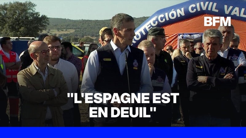 Le Premier ministre espagnol Pedro Sánchez sur les lieux de la collision entre deux trains