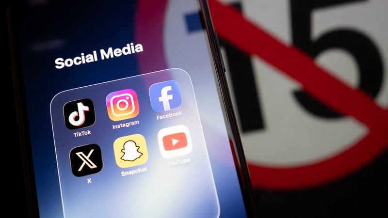 La France soumet à Bruxelles une nouvelle version de l'interdiction des réseaux sociaux aux moins de 15 ans
