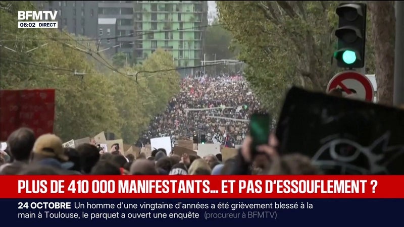 Plusieurs dizaines de milliers de manifestants ont défilé dans le calme dans les rues de Paris