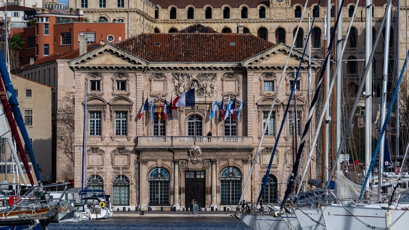 Jusqu'à 1.940 euros d'impôts par an pour un appartement vide de 65 m²: après Paris, Marseille passe à l'offensive contre les propriétaires qui ne louent pas