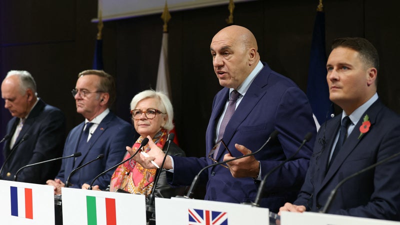 "L'Europe doit assumer une plus grande part de responsabilité": la France et les quatre autres grandes armées européennes s'engagent à jouer un plus grand rôle au sein de l'Otan