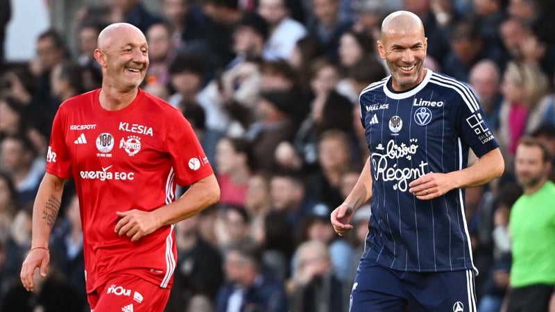 Méthode de travail, relation avec Zidane, progression de Maignan, relance de Chevalier... comment Charbonnier juge la nomination de Barthez chez les Bleus
