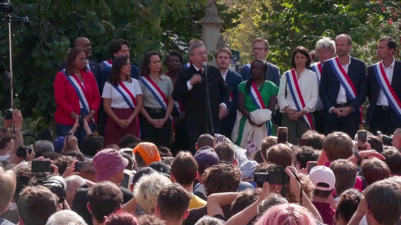 DIRECT. Grève nationale: depuis le cortège, Jean-Luc Mélenchon déclare que les Insoumis sont "fiers d'être aux portes des lycées"