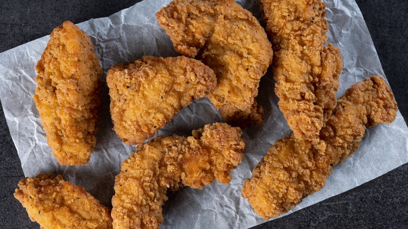 Ne mangez pas ces tenders de poulet vendus dans de nombreux supermarchés: ils contiennent des traces d'antibiotique