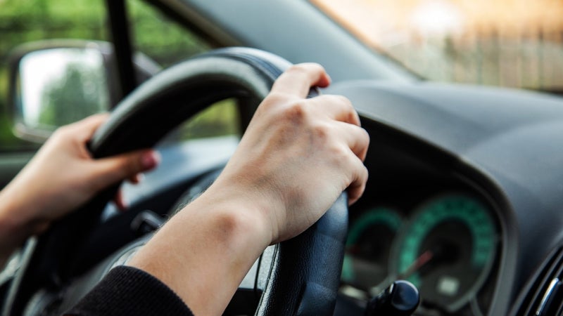 Peut-on vraiment réduire ses dépenses en assurance auto en faisant surveiller en direct son "éco-conduite"?