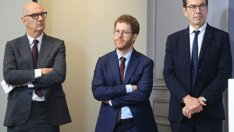 Moody's s'inquiète, Barclays n'y croit absolument pas... À peine présenté, le budget 2027 et ses prévisions sont jugées irréalistes, le déficit serait même pire qu'en 2026