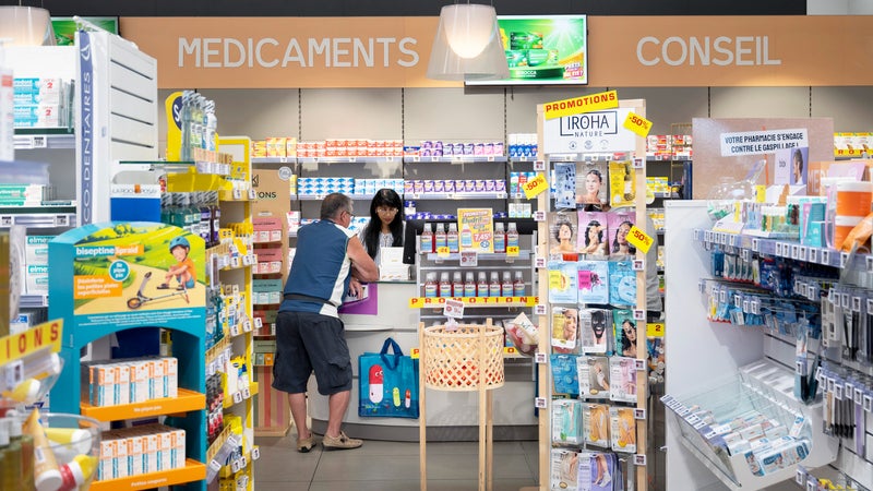 "Après un déremboursement, les prix augmentent fortement": pour financer les médicaments innovants, la Sécu pourrait ne plus rembourser les anciens comme le Doliprane (pas si indolore pour les patients)