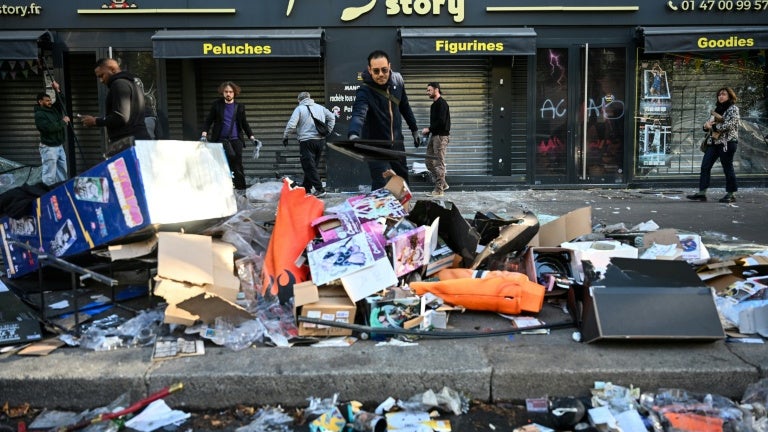 Chômage partiel pour 10 à 15.000 salariés, report de charges, prêt jusqu'à 50.000 euros... L'Ursaaf détaille les aides pour les commerces pillés le 17 octobre