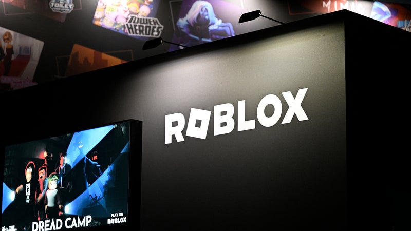 "Fortnite", "Minecraft", "Roblox"... Après les réseaux sociaux, l’Australie s'attaque aux jeux vidéo et alerte sur les failles de sécurité qui laissent les enfants exposés aux prédateurs en ligne