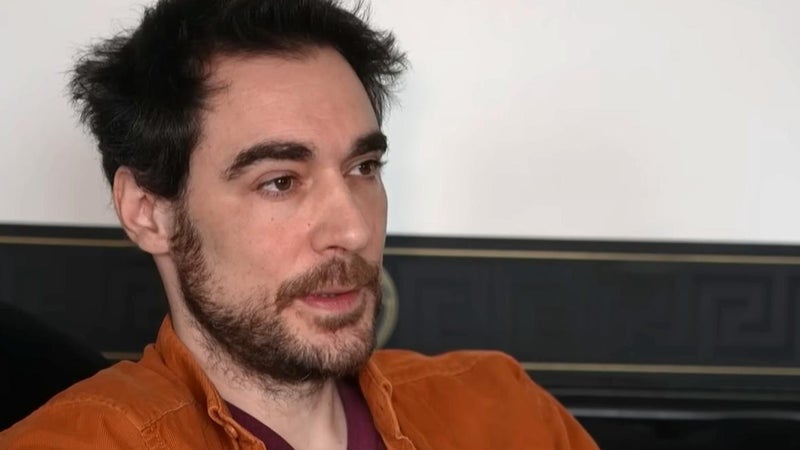 "J'en ai fini avec la maltraitance médicale": le comédien Arnaud Denis dénonce "la violence d'un système qui écrase le malade" dans un dernier message laissé sur Facebook