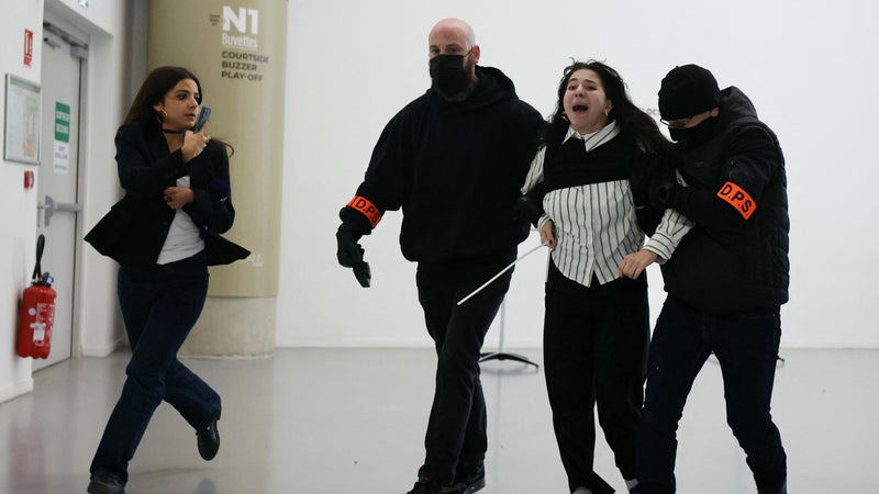 Congrès du RN à Orléans: l'Union des étudiants juifs de France perturbe le discours de Jordan Bardella, il dénonce "des militants d'ultra gauche"
