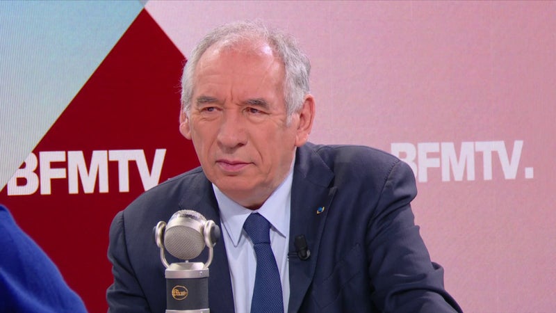 Présidentielle: François Bayrou annonce qu'il ne "sera pas candidat" mais qu'il prendra position pour 2027