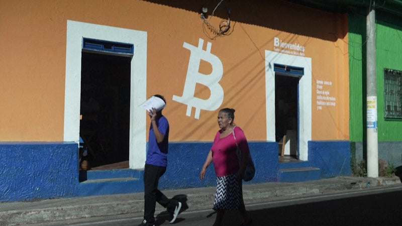 Après avoir fait pression sur le Salvador pour qu'il abandonne le bitcoin comme monnaie légale, le FMI va débloquer un prêt de 140 millions de dollars pour le petit pays d'Amérique centrale