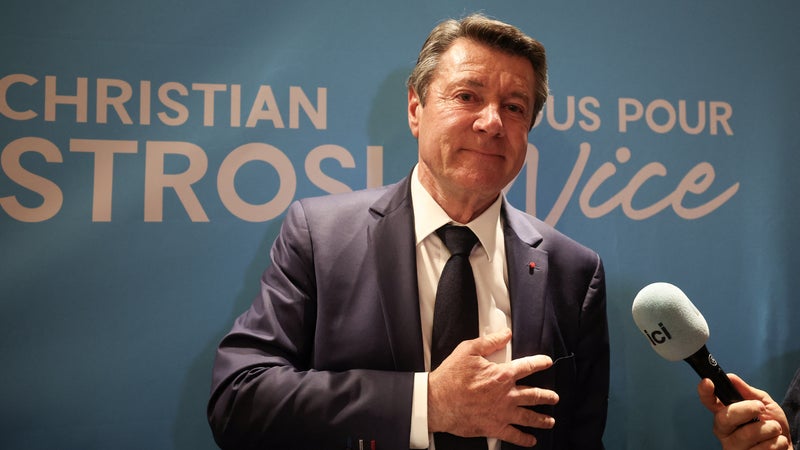 Christian Estrosi candidat a sa reelection a la mairie de Nice lors d une conference de presse pour les municipales le 15 mars 2026 2255606
