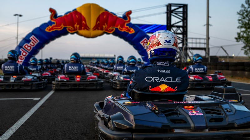 Max Verstappen defiait 100 pilotes en karting dans une course inedite le 16 09 2026 2349415