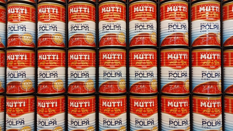 On a visité l'usine qui ne tourne que deux mois par an: comment le géant italien de la tomate Mutti joue toute son année en 70 jours