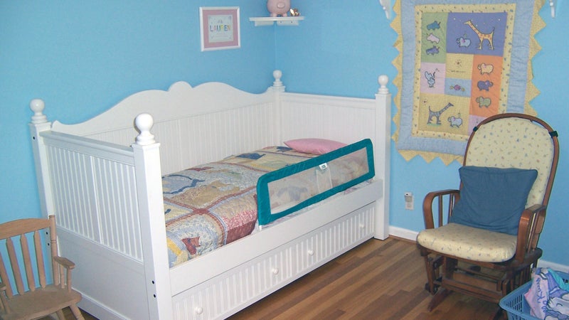 Un inconnu s'est retrouvé dans le lit des enfants (image d'illustration)