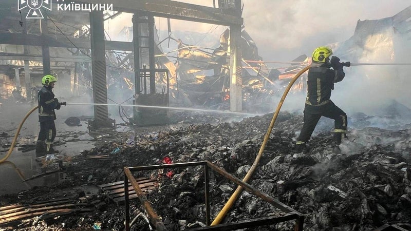 Guerre en Ukraine: sept morts dans une frappe de missiles russes contre un dépôt ferroviaire à Kiev