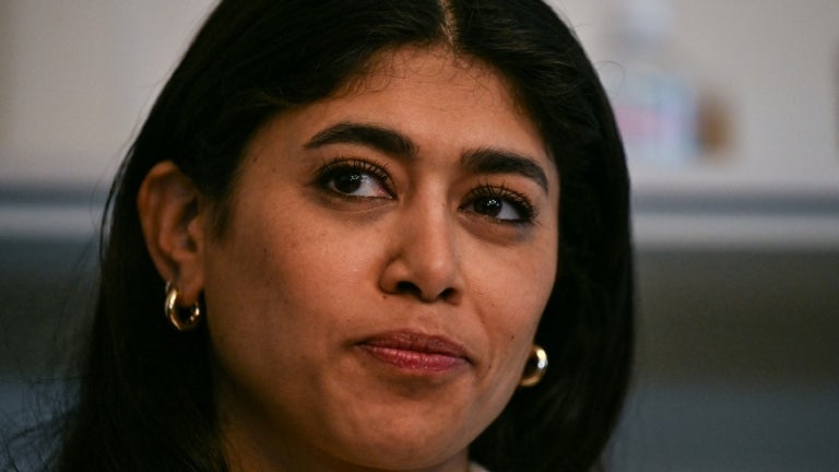 Dix mois de prison avec sursis et deux ans d'inéligibilité requis contre l'eurodéputée insoumise Rima Hassan