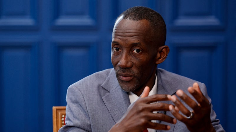 "Je n'ai ni allumé ni encouragé de feu de poubelle": Bally Bagayoko fustige des "accusations grotesques" après sa présence sur un blocus de lycéens