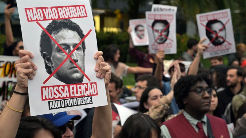 Lula et Flavio Bolsonaro tentent de se disqualifier de l'élection présidentielle au Brésil, les réseaux sociaux de Meta mis en cause