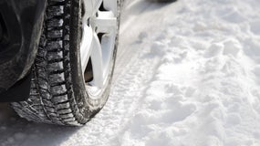 Les pneus hiver Goodyear assurent une tenue de route optimale aux voitures équipées, la marque vous rembourse 140 euros avec cette offre