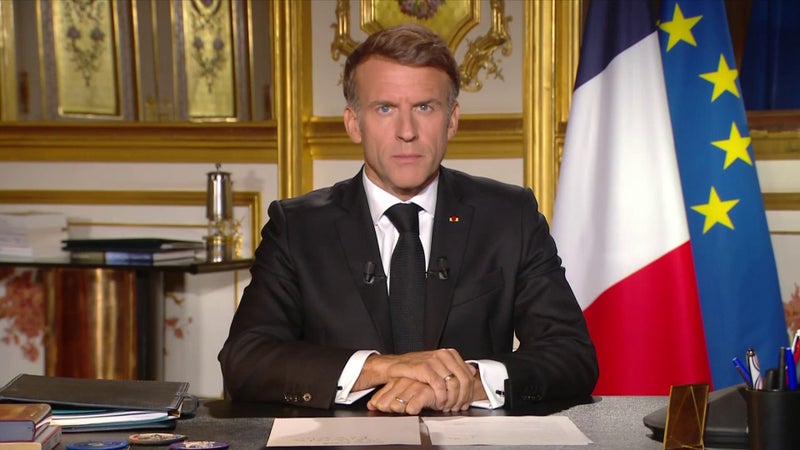 "Notre pays mérite une belle élection présidentielle": Emmanuel Macron appelle à des débats avec les partis "et non pas dans la rue par la violence"