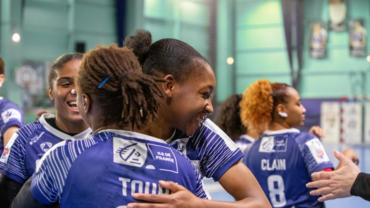 A gagner: Invitation à un entrainement avec les joueuses du Stella Saint-Maur Handball…