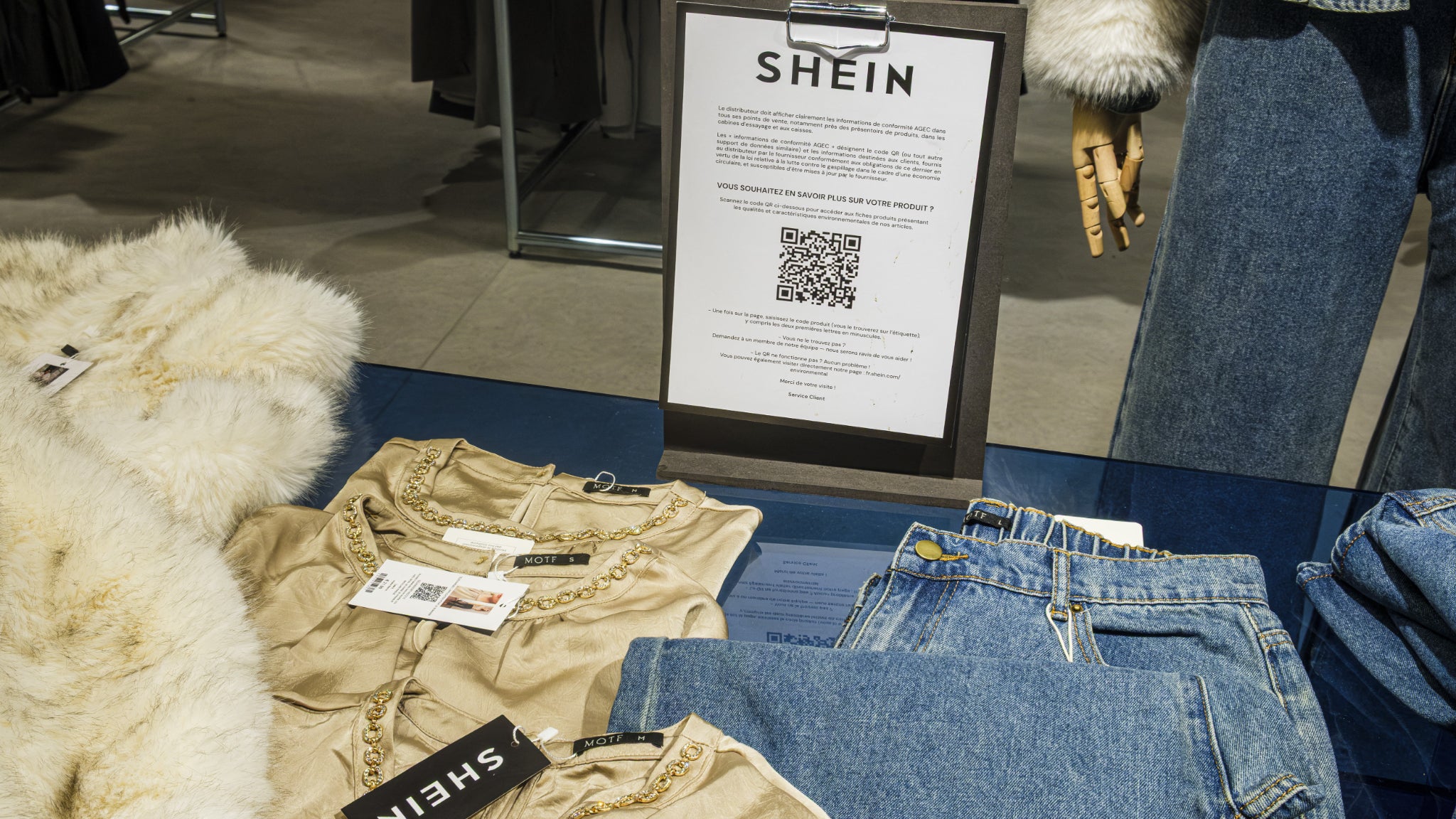 Des vêtements de la marque Shein.