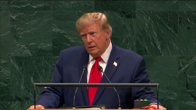 "Ne vendons pas notre diesel à l'étranger": Donald Trump se dit favorable à une interdiction des exportations de diesel américain