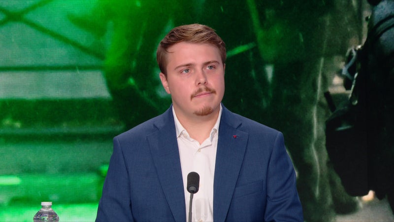 "Il se prend pour un monarque": Louis Boyard pointe la "responsabilité politique" d'Emmanuel Macron face à la colère sociale