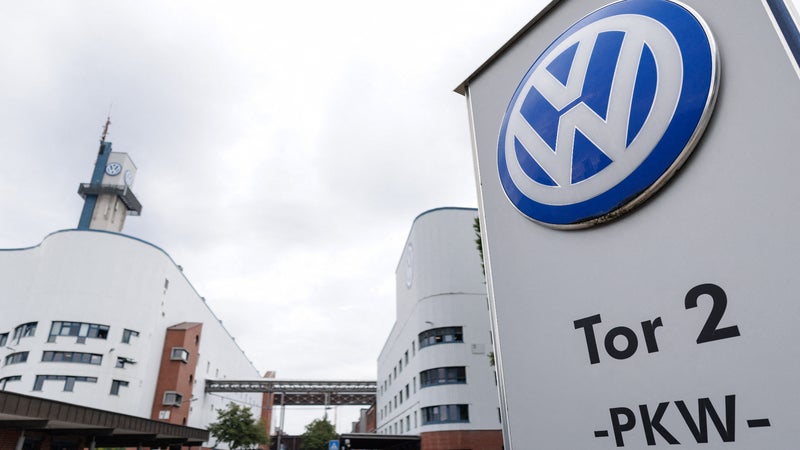 Trois jours après l'annonce d'une restructuration massive, Volkswagen va convertir une usine automobile à la défense aérienne pour préserver "une grande partie des emplois à long terme"