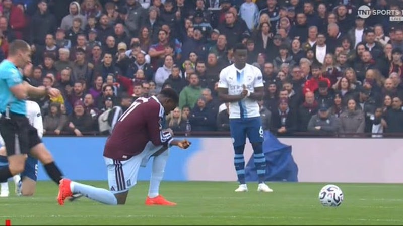 Premier League: pourquoi certains joueurs refusent de mettre un genou au sol contre le racisme avant le coup d'envoi