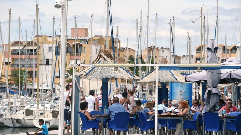 Les vacances au restaurant: ces 9 comportements qui exaspèrent les serveurs et gérants
