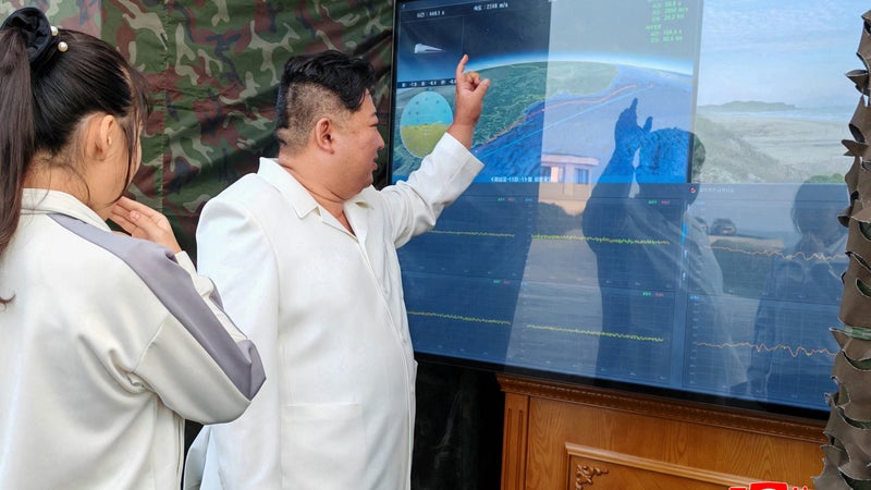 Après le tir de missiles en mer du Japon, la Corée du Nord dit avoir testé une arme d'un "nouveau type"
