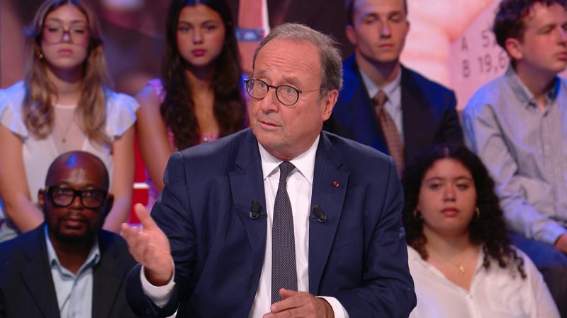 DIRECT. François Hollande "Face à BFM": l'ancien président prêt à se mettre "au service de son pays" s'il peut "apparaître comme une des solutions"