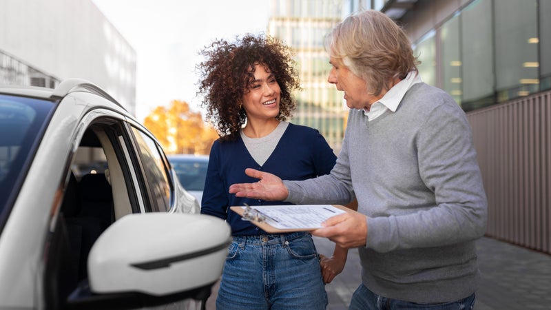 +15% de réservations pour Turo et 667 euros de revenus par véhicule chez Getaround: plus flexible que les loueurs traditionnels, la location de voiture entre particuliers a cartonné comme jamais cet été