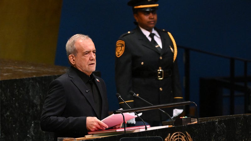 "Nous avons été victime du terrorisme": à l'ONU, le président iranien Massoud Pezeshkian assure que son pays n'a fait que se "défendre"