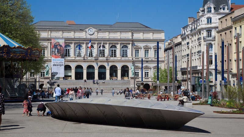 "Renforcer la confiance entre les citoyens et leurs élus": la majorité municipale de Saint-Etienne signe une charte éthique