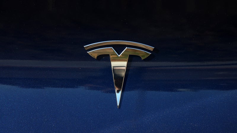 Pas de volant, pas de pédales... Tesla lance son "Cybercab" aux États-Unis, un taxi 100% autonome