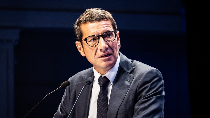 "J'en ai rien à cirer, j'étais pas né": l'agacement de David Lisnard après avoir été interrogé par une étudiante sur le "massacre" du 17 octobre 1961