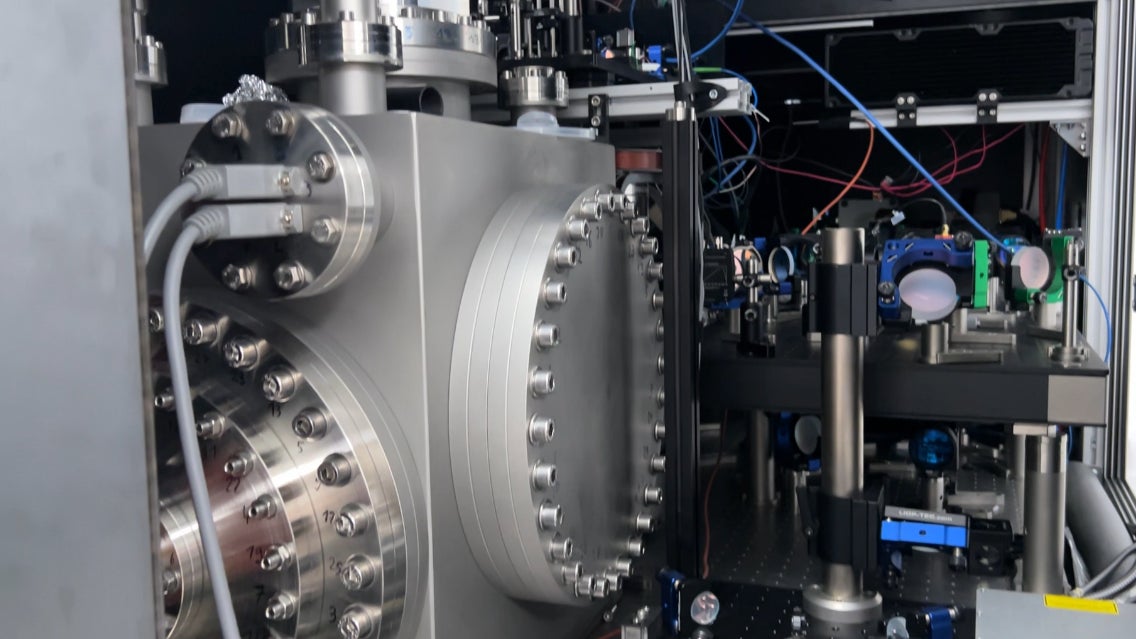 Une chambre ultra-vide en acier inoxydable 