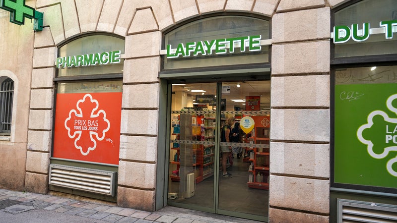 INFO BFM BUSINESS. 600 officines en plus dans son escarcelle: le géant toulousain HYGIE31 qui détient déjà le réseau de pharmacies Lafayette s'empare de 30% du marché irlandais