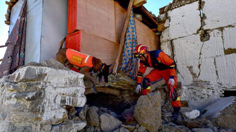 Un séisme de magnitude 7 fait plusieurs victimes au Tibet