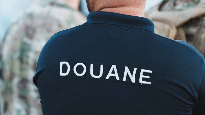 Les douanes interceptent deux convois de trafic de cigarettes en une semaine sur l'A8 dans le Var