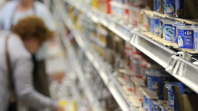 "Je suis atterré", "le cynisme dépasse la décence": alors que Carrefour, Leclerc et leurs concurrents menacent de boycotter Bercy, les agriculteurs et industriels leur tombent dessus