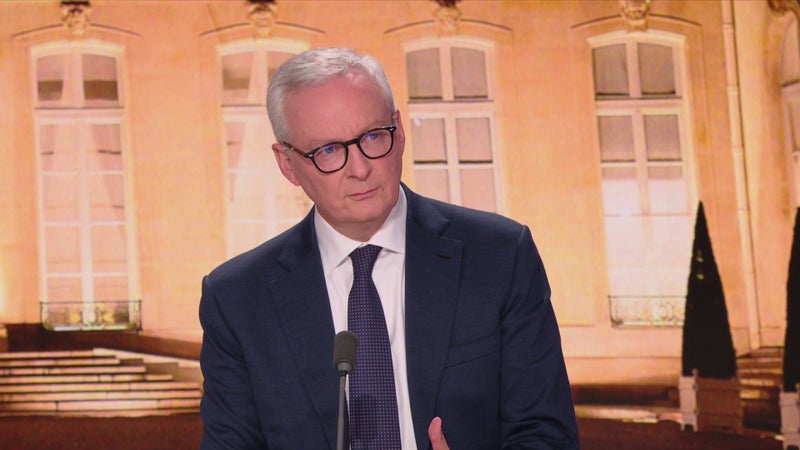 Alors que le gouvernement veut trouver 30 milliards d'euros d'économies, Bruno Le Maire appelle à désindexer d'un point les pensions de retraite "jusqu'à ce que la France soit revenue sous les 3% de déficit"