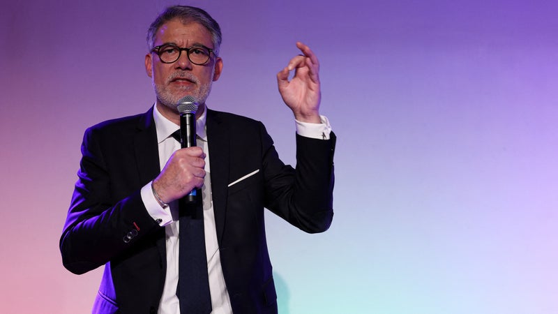 "Le débat mérite d'être posé": Olivier Faure prêt à discuter de l'annulation d'une partie de la dette française même si le "risque est une réaction négative, psychologique des marchés"