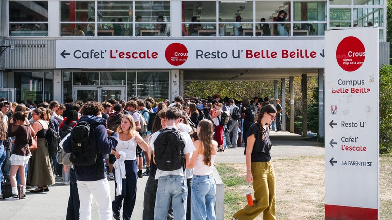 Victimes du succès des repas à 1 euro, les restaurants universitaires vont définir des "capacités maximales" d'accueil