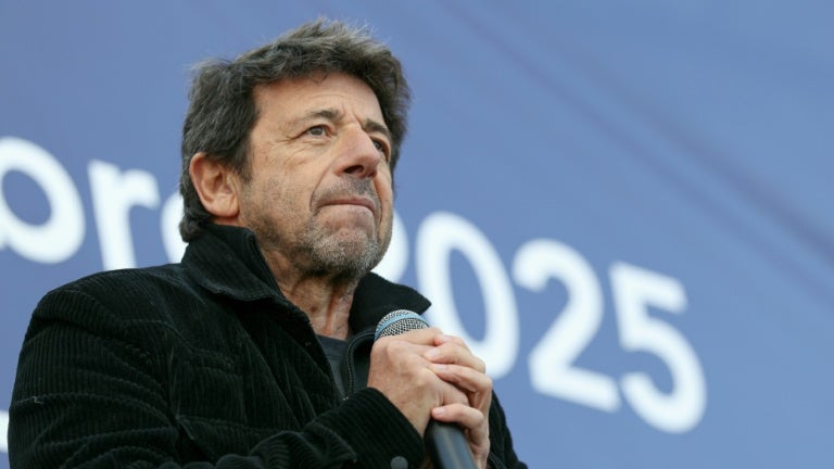 Des parcelles viticoles de Patrick Bruel touchées par plusieurs départs de feu à L'Isle-sur-la-Sorgue, la piste de l'incendie volontaire "privilégiée"